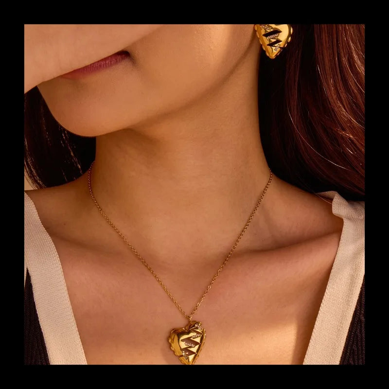 Stainless Steel 18K Gold Love Necklace With Zircon